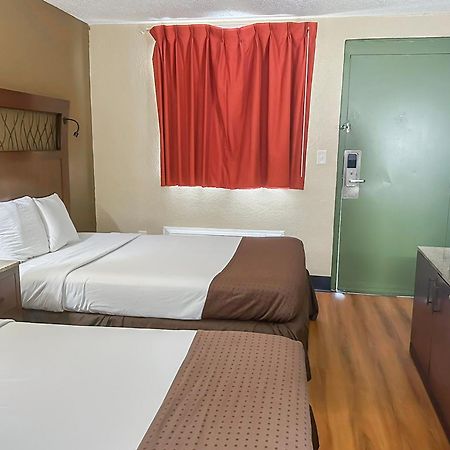 Oyo Hotel Mobile, Al I-65 At Airport Blvd Eksteriør billede