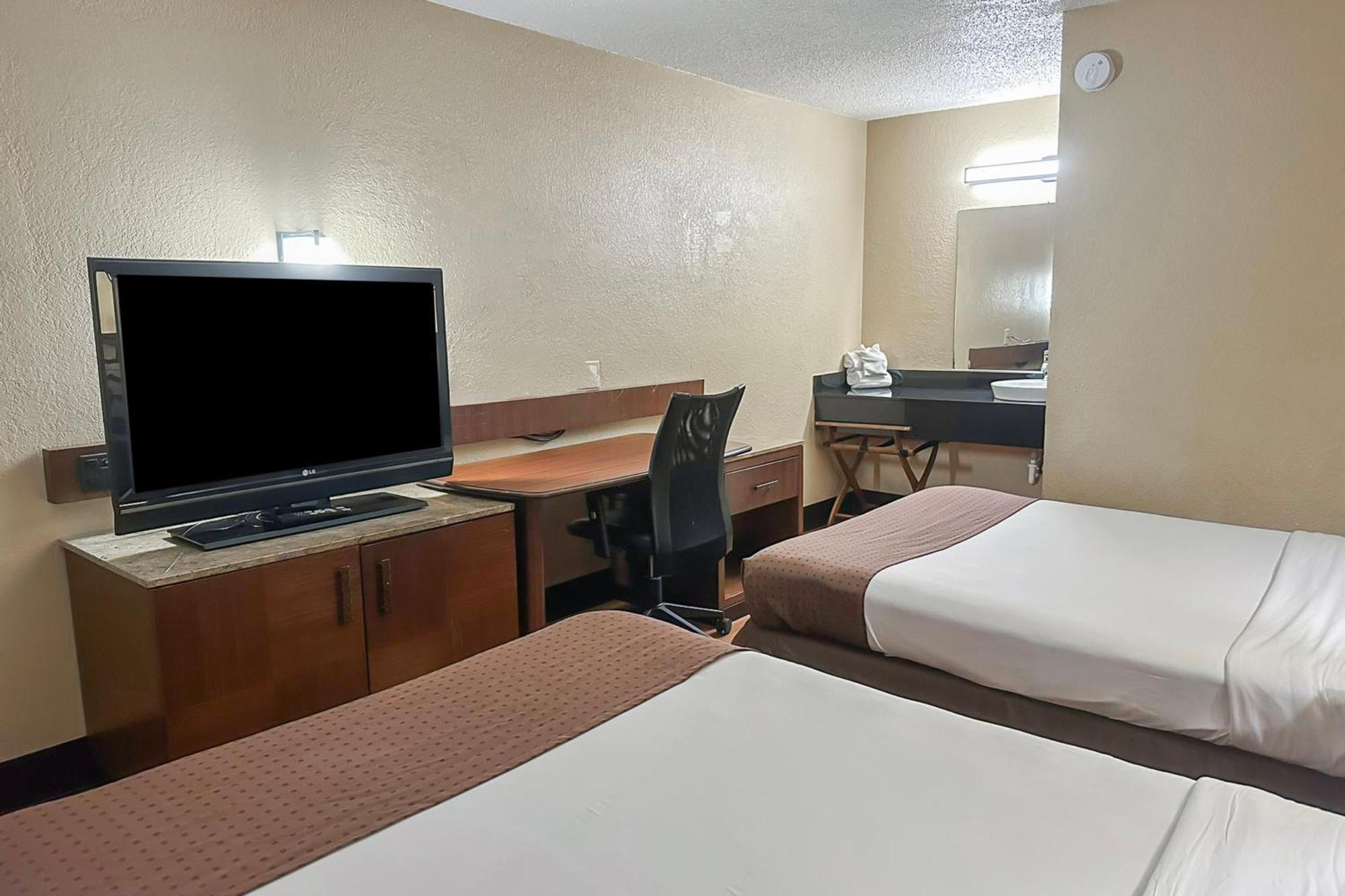 Oyo Hotel Mobile, Al I-65 At Airport Blvd Eksteriør billede