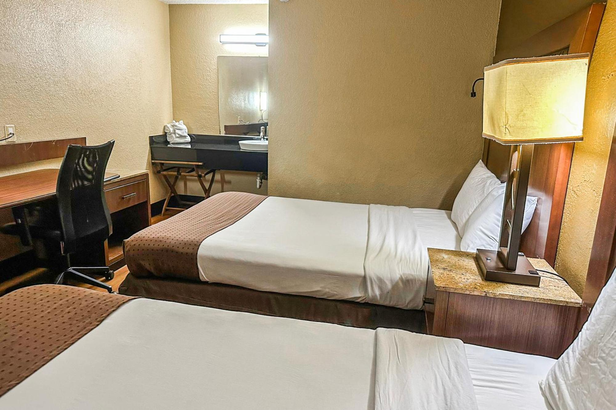 Oyo Hotel Mobile, Al I-65 At Airport Blvd Eksteriør billede